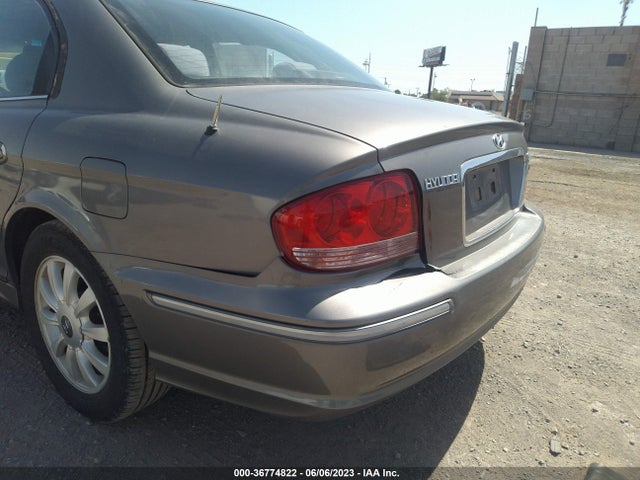 2004 HYUNDAI SONATA GLS/LX VIN: KMHWF35H84A994529