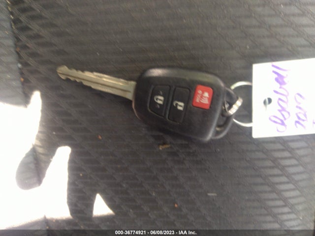 Toyota Highlander Le 2019 5TDBZRFH8KS744512 Image 3
