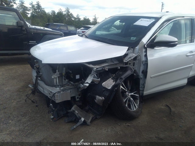 Toyota Highlander Le 2019 5TDBZRFH8KS744512 Image 8