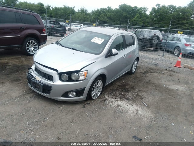Chevrolet SONIC LT 2015 1G1JC6SH7F4214396 Image 2