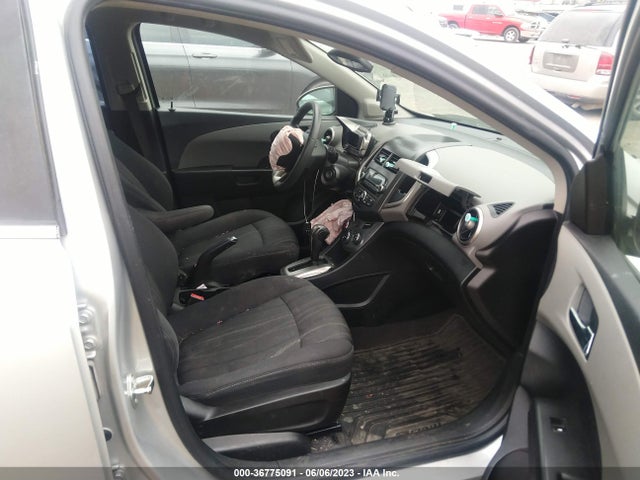 Chevrolet SONIC LT 2015 1G1JC6SH7F4214396 Image 5