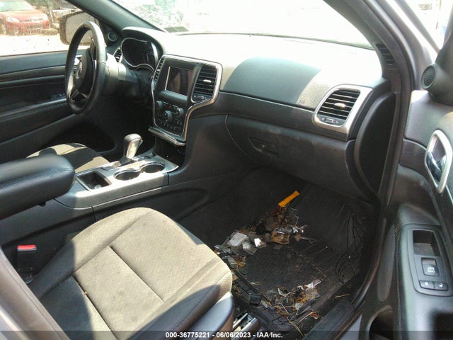 1C4RJFAG8JC284819 Jeep Grand Cherokee Laredo E