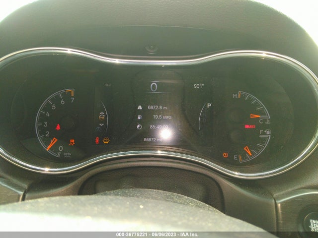 1C4RJFAG8JC284819 Jeep Grand Cherokee Laredo E