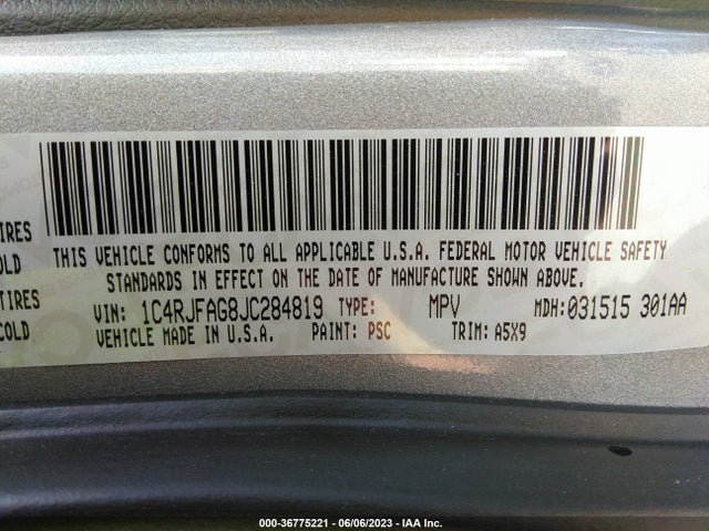 1C4RJFAG8JC284819 Jeep Grand Cherokee Laredo E