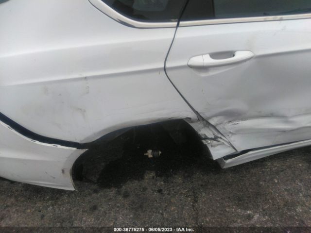 3FA6P0HD6KR175066 Ford FUSION SE