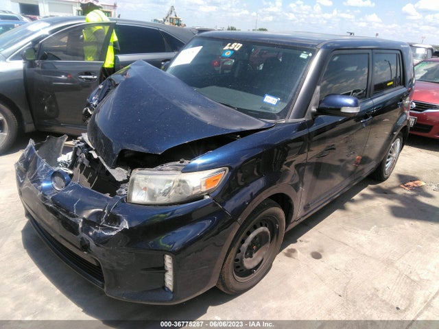 Scion XB 2014 JTLZE4FE9EJ063557 Image 2