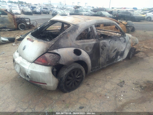 3VWF17AT5EM657323 Volkswagen Beetle Coupe 1.8t Entry