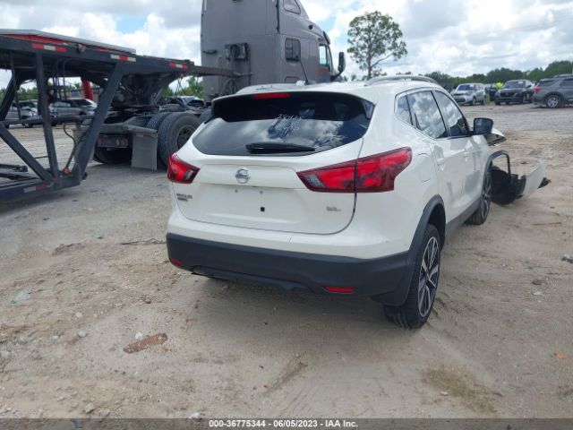JN1BJ1CP0HW035590 Nissan Rogue Sport Sl