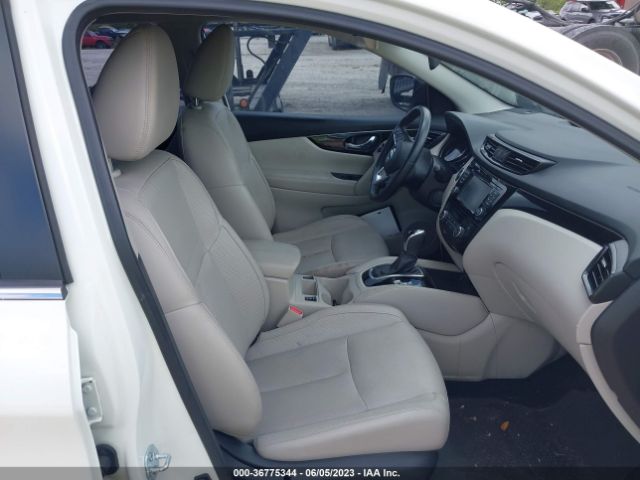 JN1BJ1CP0HW035590 Nissan Rogue Sport Sl