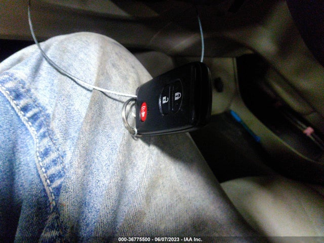 Toyota Prius Four/five/three/one/two 2014 JTDKN3DUXE1741525 Image 3