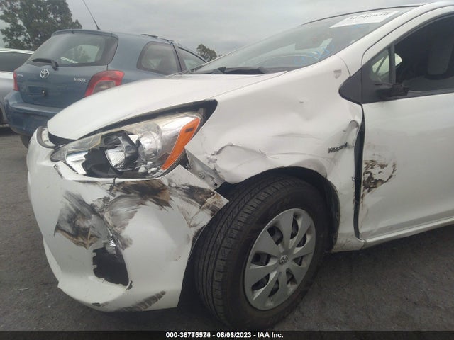 Toyota Prius C One/three/two/four 2014 JTDKDTB33E1076108 Image 7
