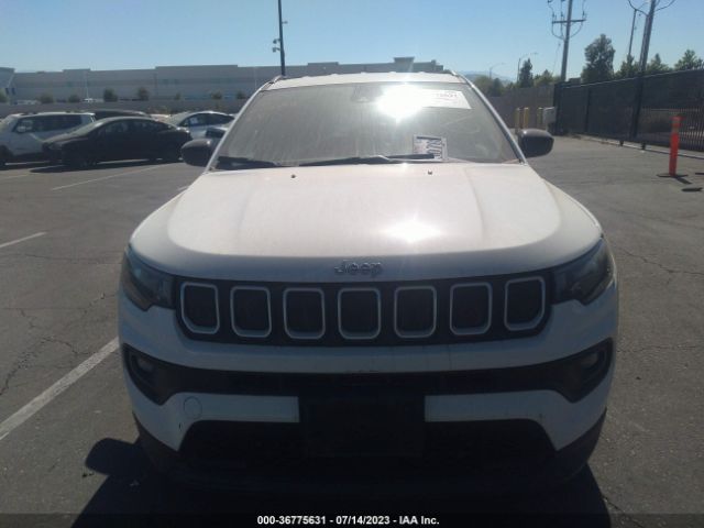 3C4NJCBB8NT103468 Jeep Compass Latitude