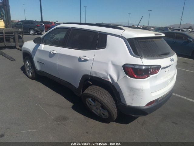 3C4NJCBB8NT103468 Jeep Compass Latitude