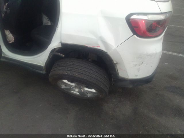 3C4NJCBB8NT103468 Jeep Compass Latitude