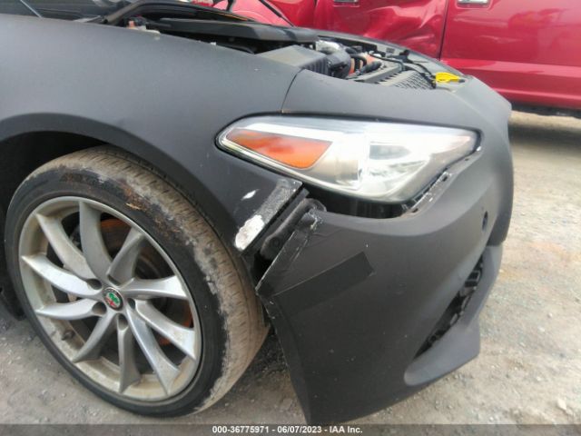 ZARFAEDN5J7595114 Alfa Romeo Giulia Awd
