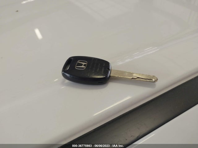 Honda PILOT LX 2015 5FNYF3H23FB013439 Image 3