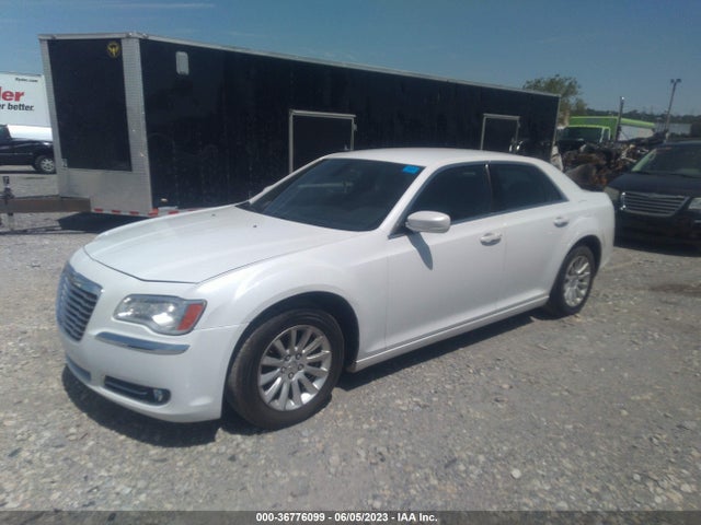 Chrysler 300 2014 2C3CCAAG8EH222363 Image 2
