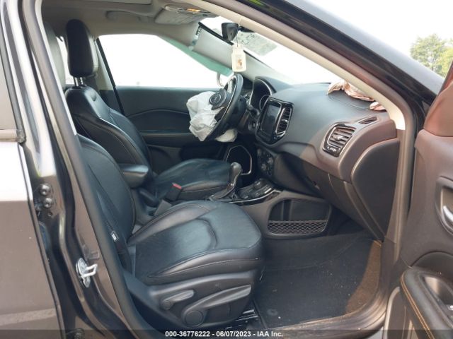 3C4NJDCB1JT143728 Jeep Compass Limited