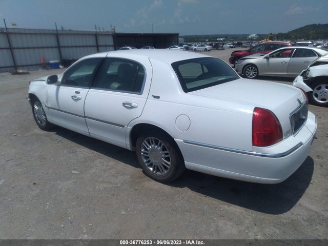 Продажа на аукционе авто 2009 Lincoln Town Car Signature Limited, vin: 2LNHM82V19X630327, номер лота: 36776253