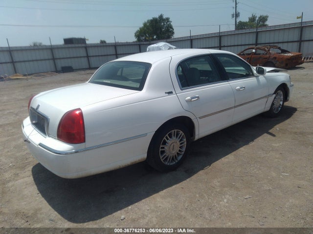 Продажа на аукционе авто 2009 Lincoln Town Car Signature Limited, vin: 2LNHM82V19X630327, номер лота: 36776253