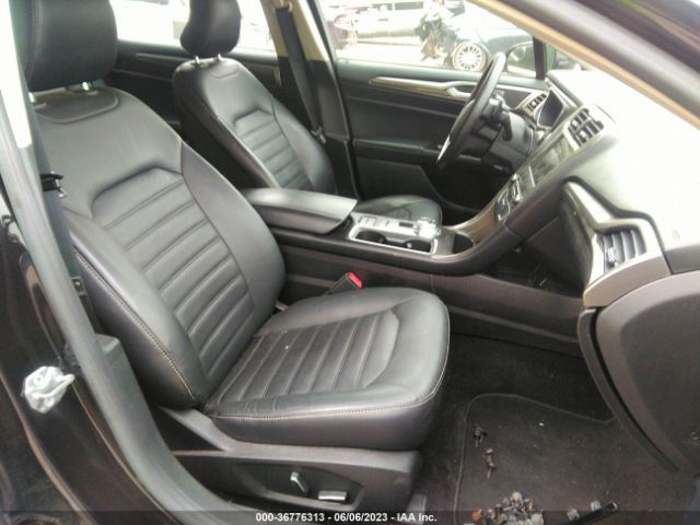 3FA6P0HD1HR269302 Ford FUSION SE