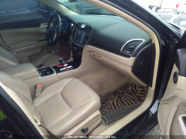 Chrysler 300 2014 2C3CCARG3EH381716 Image 5