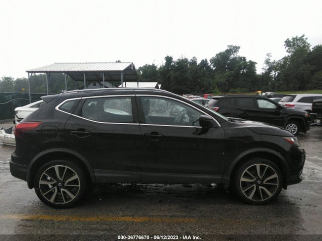 JN1BJ1CR0JW286813 Nissan Rogue Sport Sl
