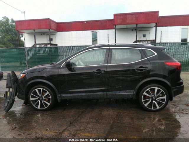 JN1BJ1CR0JW286813 Nissan Rogue Sport Sl