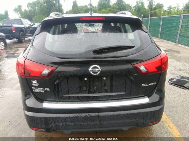 JN1BJ1CR0JW286813 Nissan Rogue Sport Sl