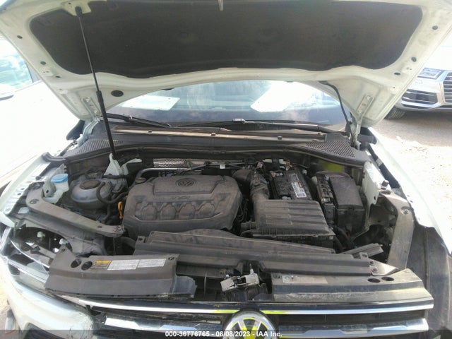 3VV2B7AX0LM020498 Volkswagen Tiguan Se/sel/se R-line Black