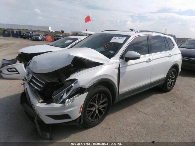 3VV2B7AX0LM020498 Volkswagen Tiguan Se/sel/se R-line Black