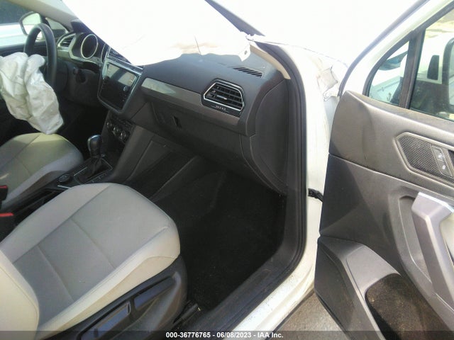 3VV2B7AX0LM020498 Volkswagen Tiguan Se/sel/se R-line Black