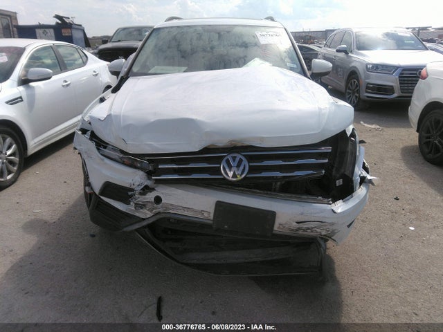 3VV2B7AX0LM020498 Volkswagen Tiguan Se/sel/se R-line Black