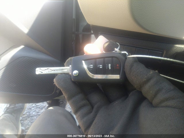 Toyota COROLLA LE 2020 JTDEPRAE2LJ057976 Image 3