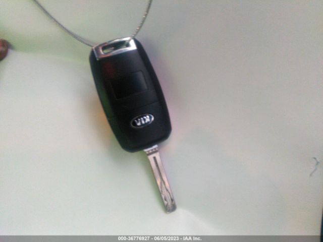 KNAGM4A77F5629317 KIA Optima Lx