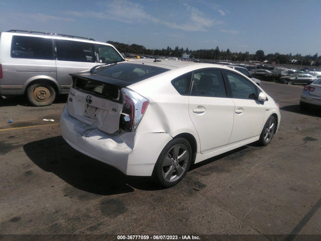 Toyota Prius Four 2015 JTDKN3DU7F0429914 Image 5