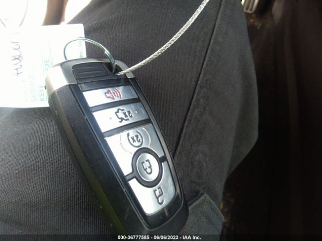 3FA6P0SU8HR152065 Ford Fusion Energi Titanium/platinum