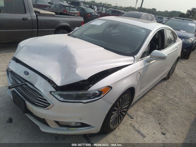 3FA6P0SU8HR152065 Ford Fusion Energi Titanium/platinum