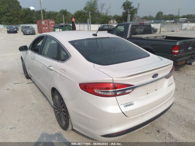 3FA6P0SU8HR152065 Ford Fusion Energi Titanium/platinum