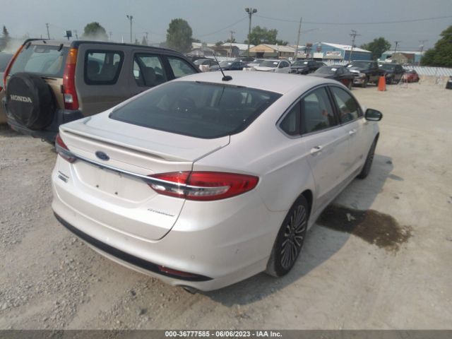 3FA6P0SU8HR152065 Ford Fusion Energi Titanium/platinum