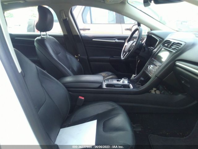 3FA6P0SU8HR152065 Ford Fusion Energi Titanium/platinum