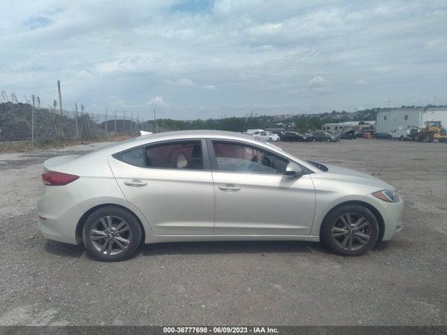 Hyundai ELANTRA SE 2017 5NPD84LF3HH121394 Image 12