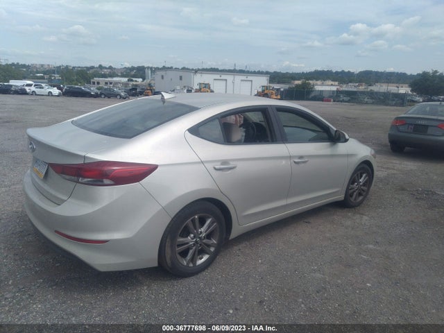 2017 HYUNDAI ELANTRA SE VIN: 5NPD84LF3HH121394