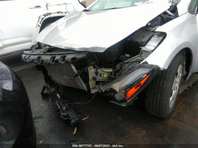 KNAFK5A84H5679904 KIA Forte5 Lx