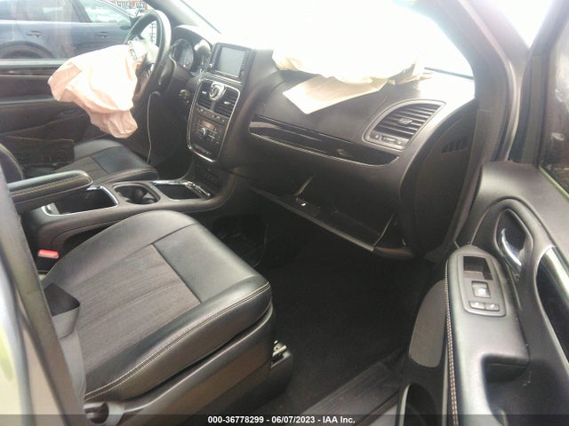 2C4RC1HG3GR133423 Chrysler Town & Country S
