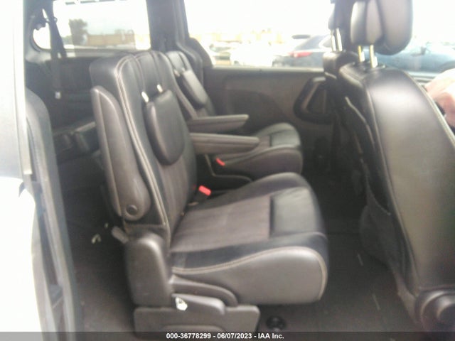 2C4RC1HG3GR133423 Chrysler Town & Country S