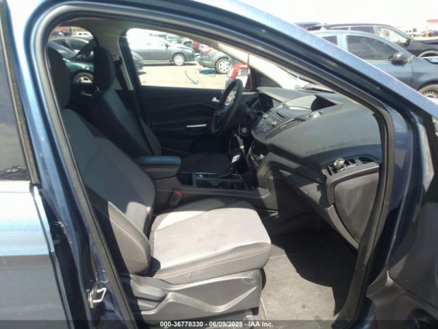 1FMCU9GD9JUC61535 Ford ESCAPE SE
