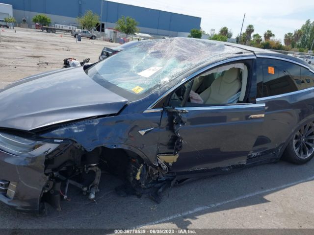 5YJXCDE27JF135910 Tesla Model X 75d/100d/p100d