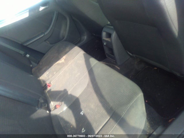 3VWD17AJXFM283959 Volkswagen Jetta Sedan 1.8t Se