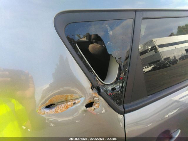 KNDJP3A5XK7697005 KIA SOUL +